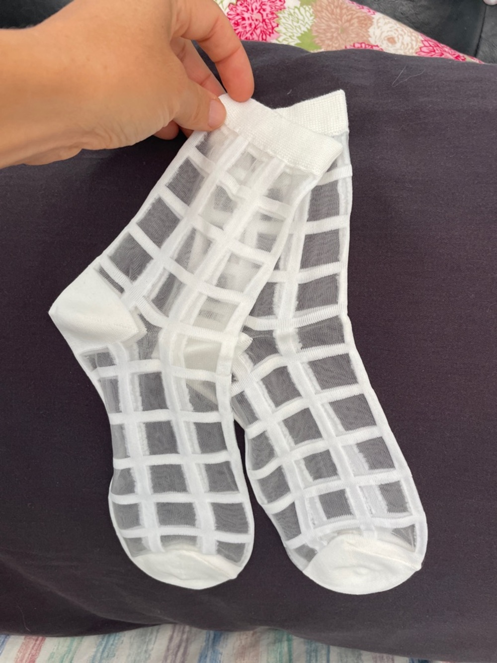 White Grid Sheer Crew Socks - Men